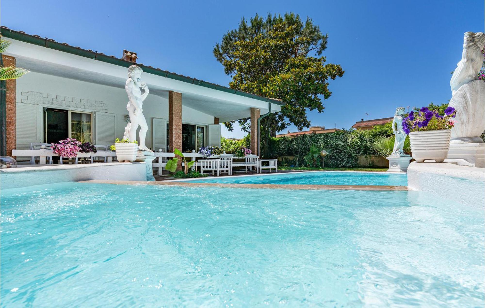 Beautiful Home In Fiumicino With Wifi ภายนอก รูปภาพ