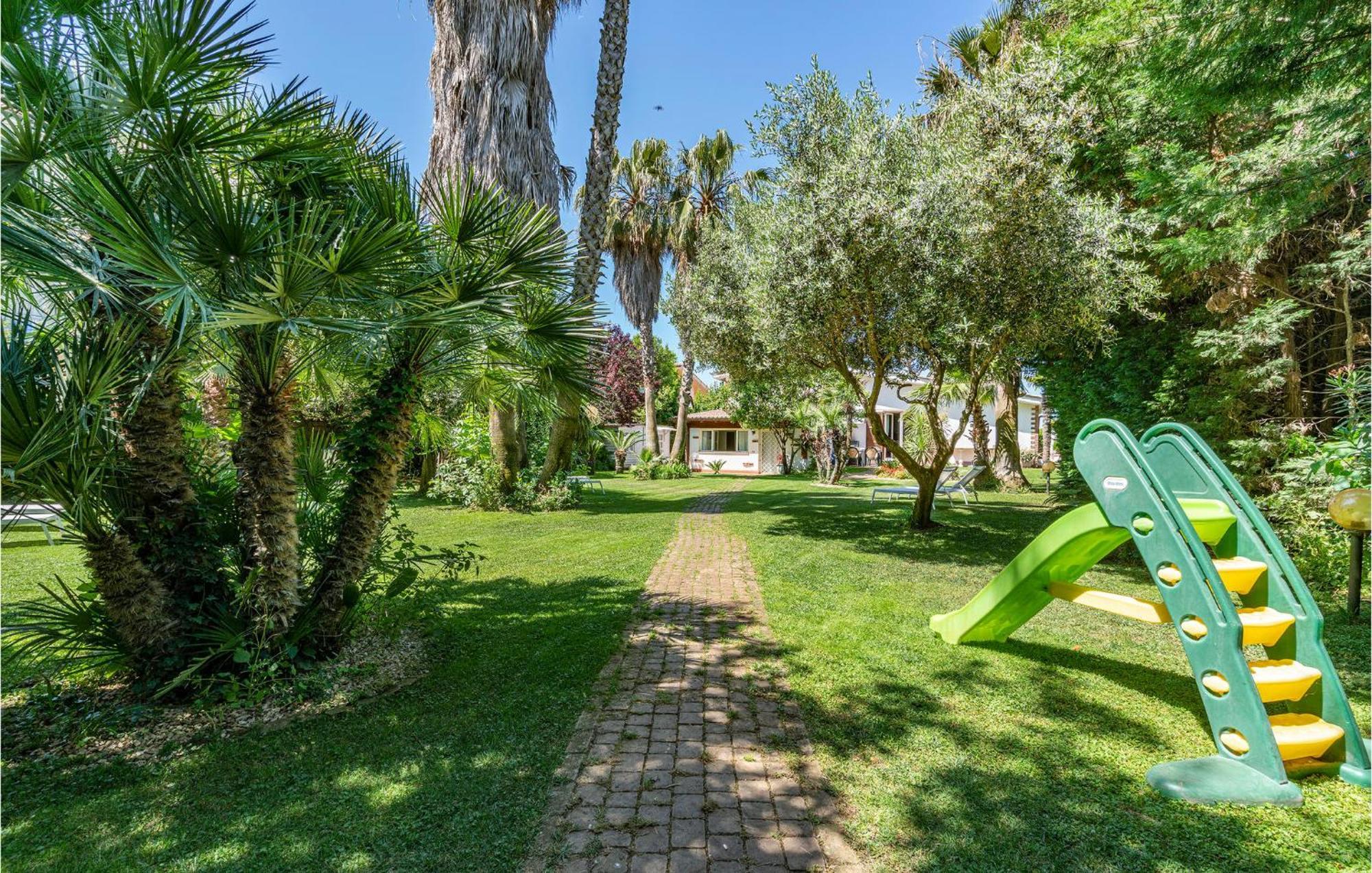 Beautiful Home In Fiumicino With Wifi ภายนอก รูปภาพ