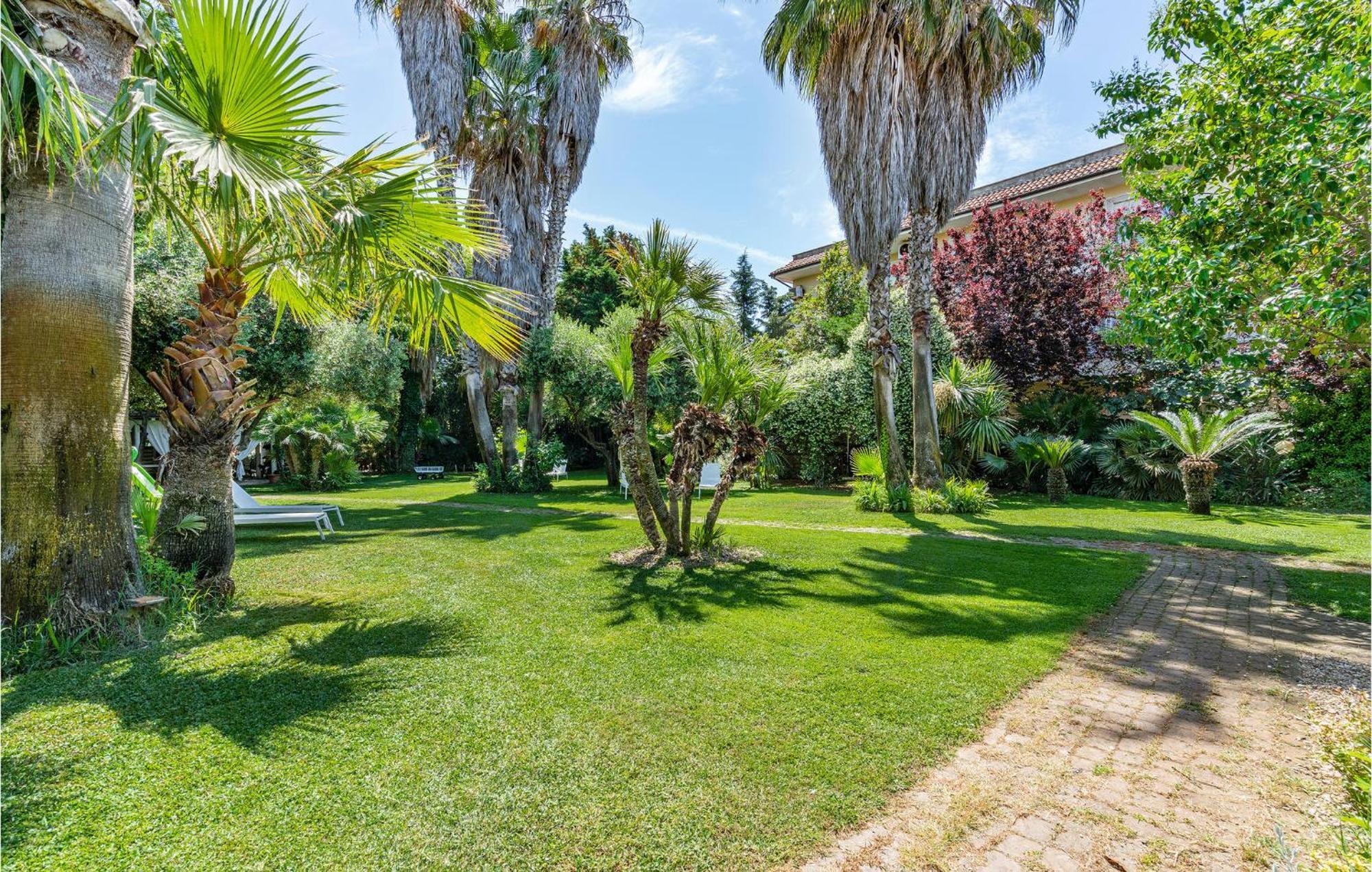 Beautiful Home In Fiumicino With Wifi ภายนอก รูปภาพ